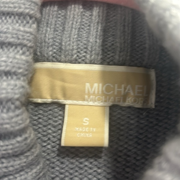 Micheal Kors size small - Picture 3 of 4